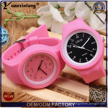 Yxl-983 nuevo silicona de moda cristal de cuarzo mujeres damas jalea reloj de silicona